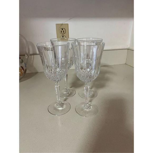 unknown Other - Large wine or champagne flute style vintage glasses - size 4